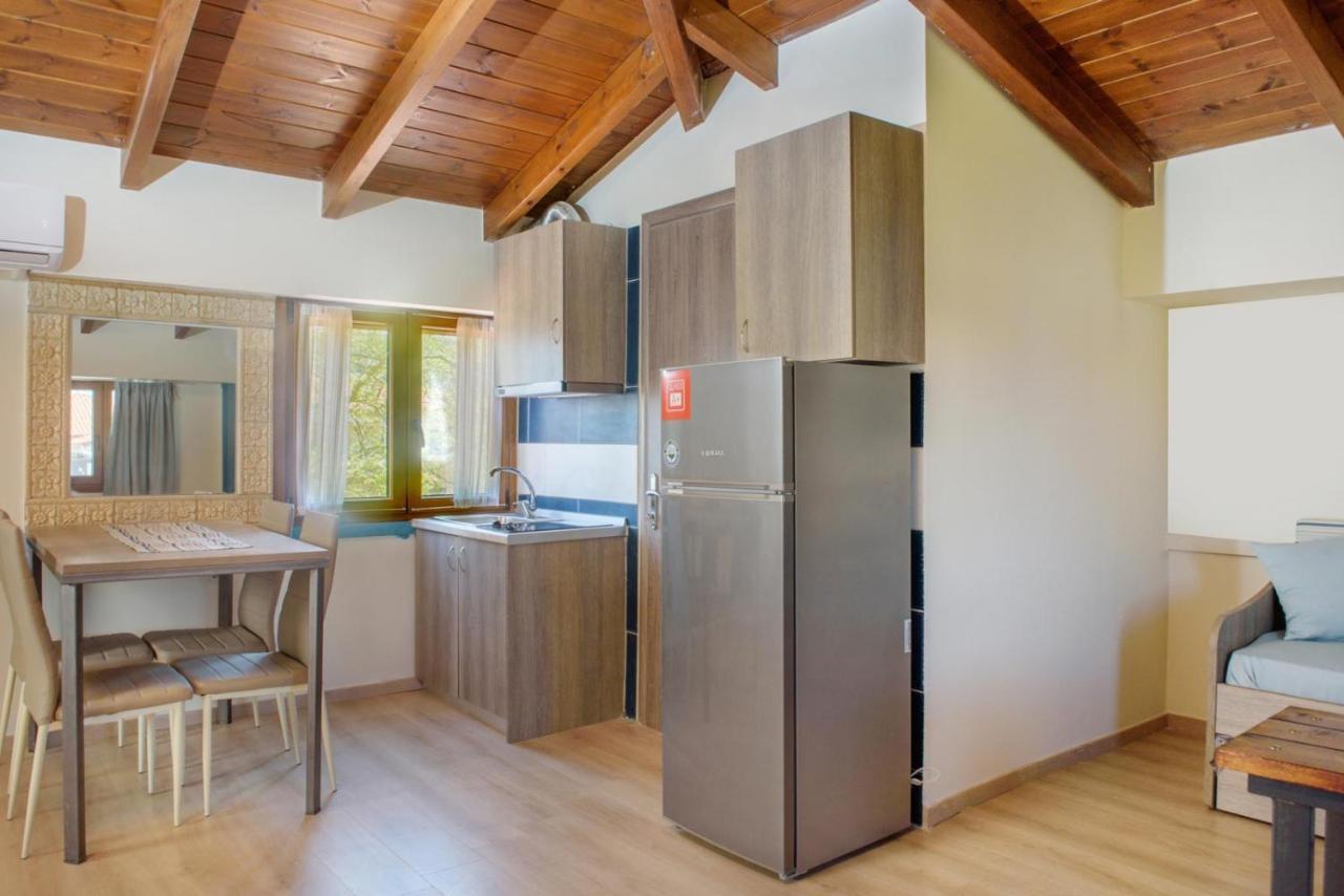 3D Iliadis Suites Ierissos Eksteriør billede